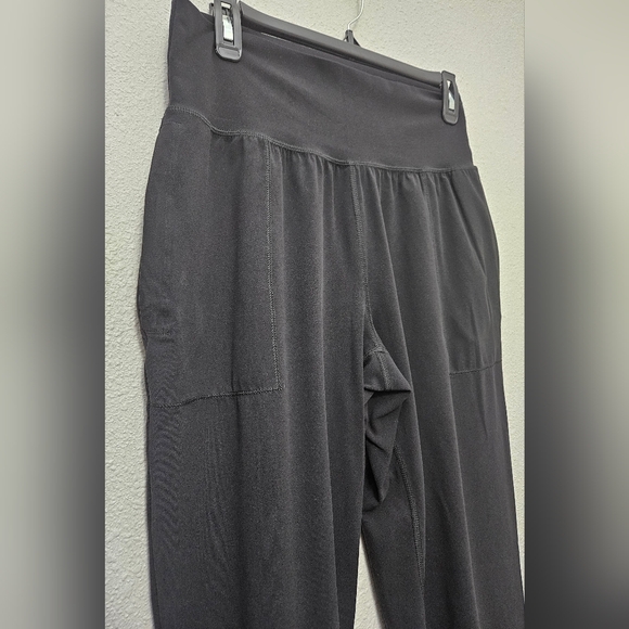 Athleta Medium High Rise Black Salutation Jogger Pants Athletic Pilates Yoga - Picture 3 of 10
